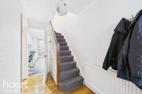 Kingshill Avenue, Romford, RM5 2SD