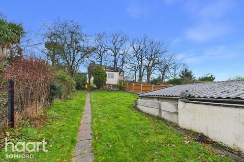 undefined, Kingshill Avenue, Romford, RM5 2SD