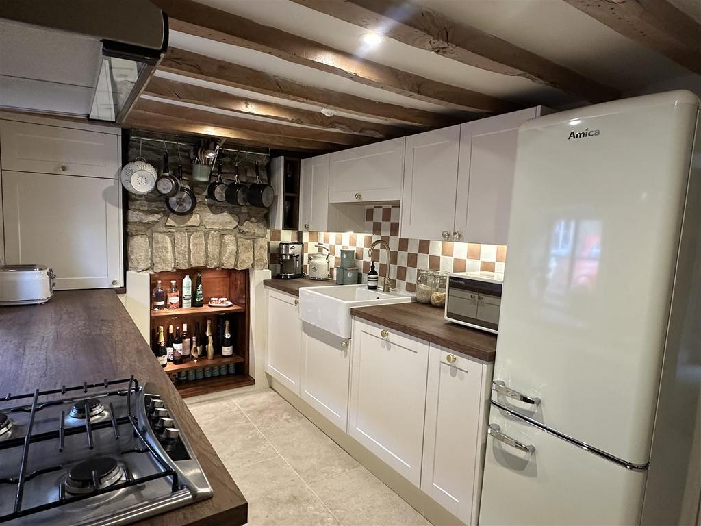 KITCHEN1.jpeg