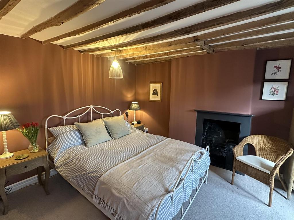 BEDROOM2.jpeg