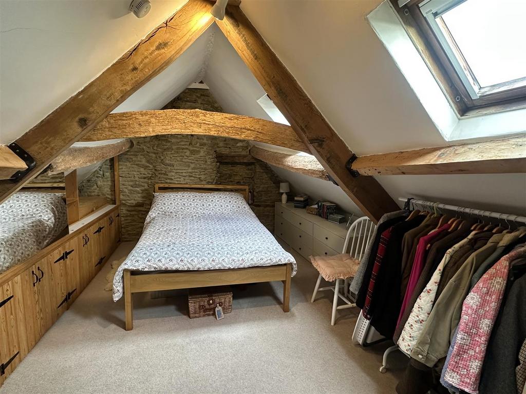 BEDROOM1.jpeg