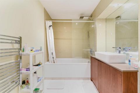 undefined, 6 Lincoln Plaza, London, E14
