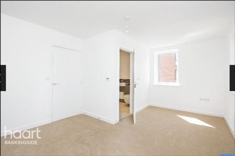 5 bedroom end of terrace house to rent, Hughes Road, Ilford