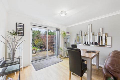 undefined, Epsom Road, Furnace Green RH10