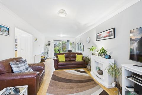 undefined, Epsom Road, Furnace Green RH10