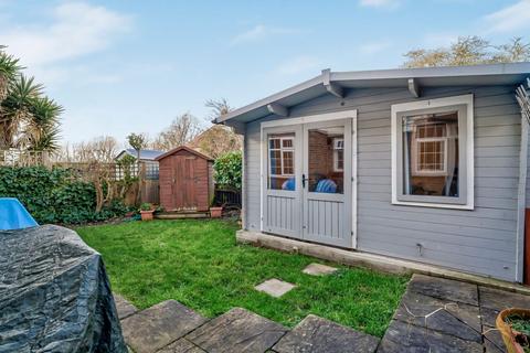 2 bedroom flat for sale, Brightman Road, Earlsfield, London, SW18