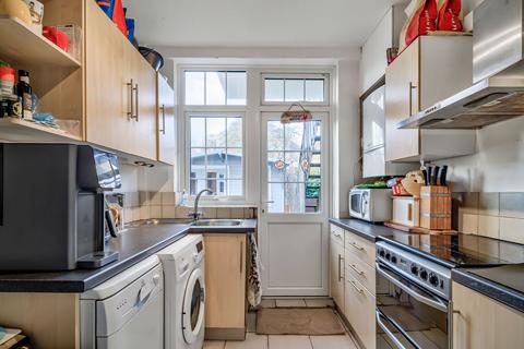 2 bedroom flat for sale, Brightman Road, Earlsfield, London, SW18
