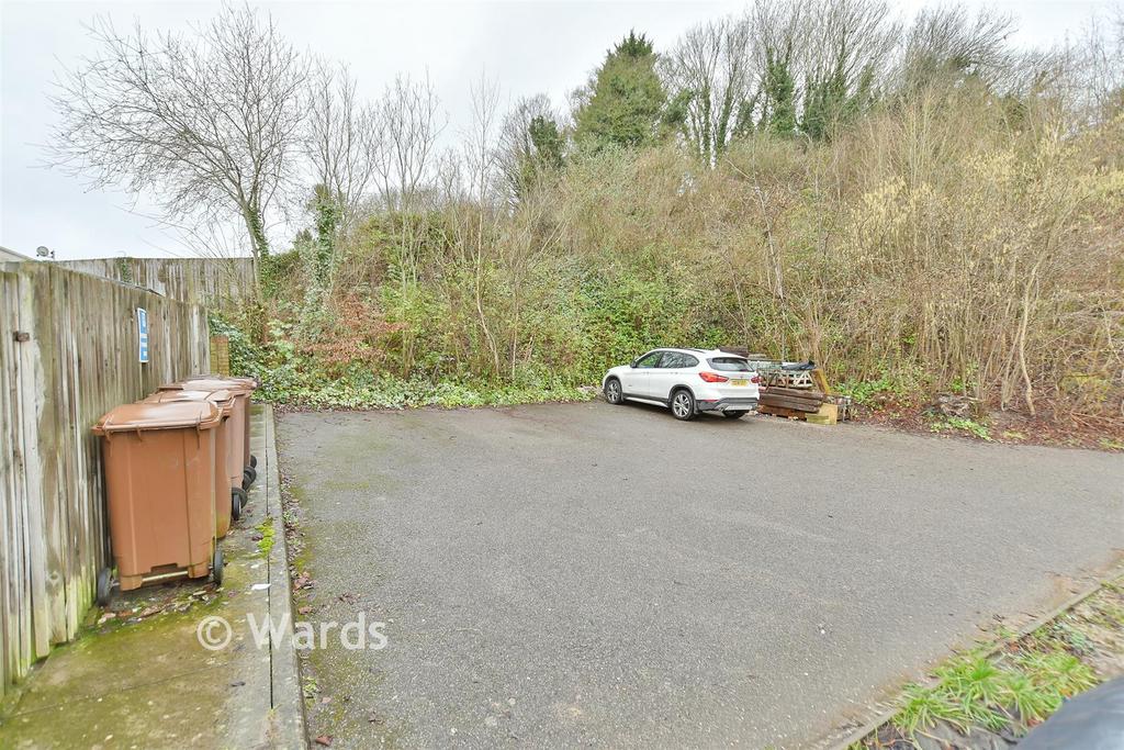 Driveway/Parking