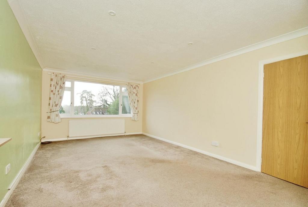 Sitting/dining room