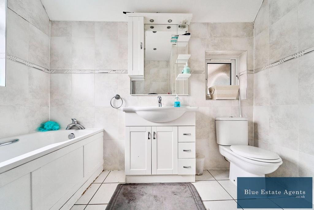 Family Bathroom Suite