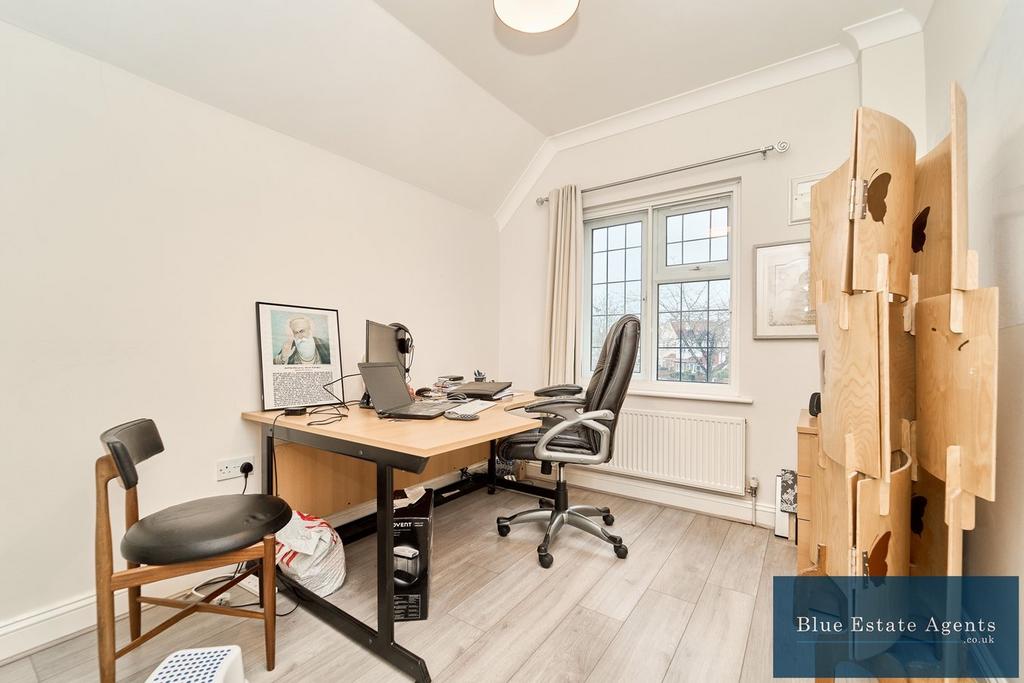 Bedroom/Office