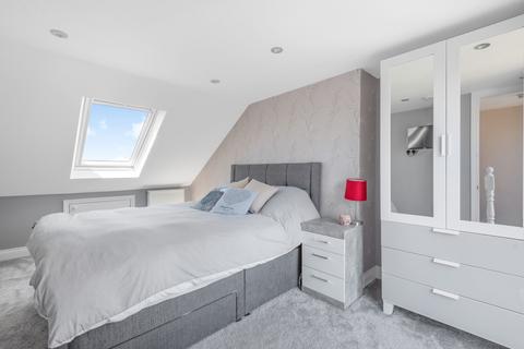 3 bedroom house to rent, Birkbeck Road, London, N12