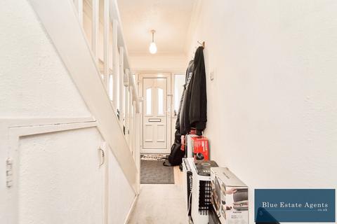 3 bedroom semi-detached house for sale, Munster Avenue, Hounslow, TW4