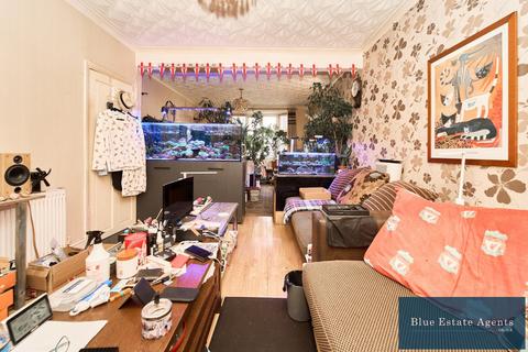 3 bedroom semi-detached house for sale, Munster Avenue, Hounslow, TW4