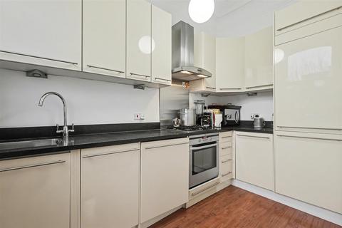 2 bedroom apartment for sale, Cannon Place, Hampstead, London, NW3