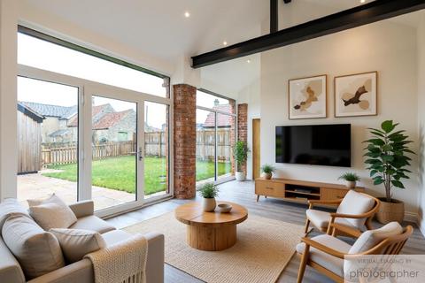 4 bedroom bungalow for sale, The Courtyard, Wilton, Pickering