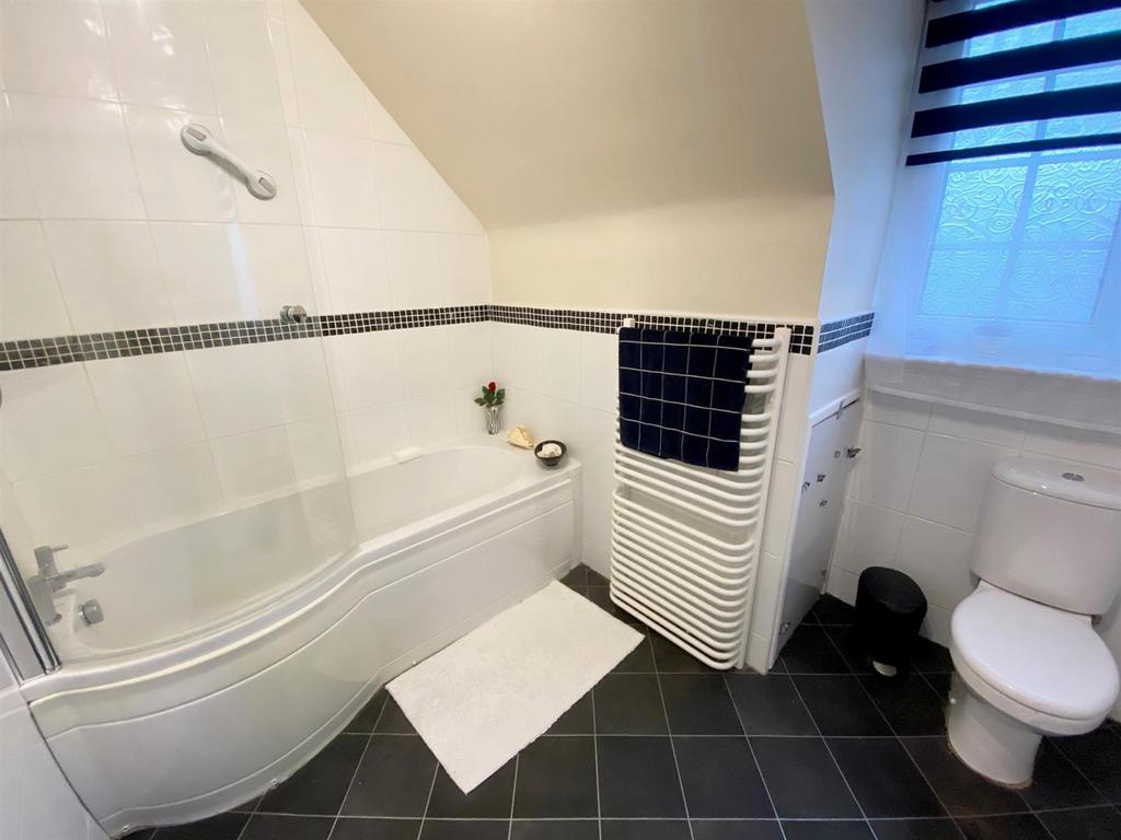 Bathroom.jpg