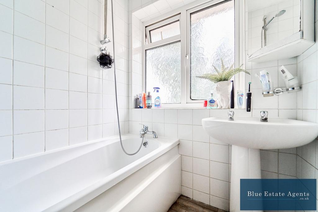 Family Bathroom Suite