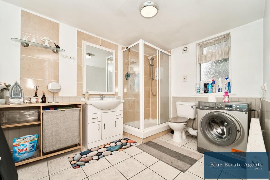 Ground Floor Shower Suite