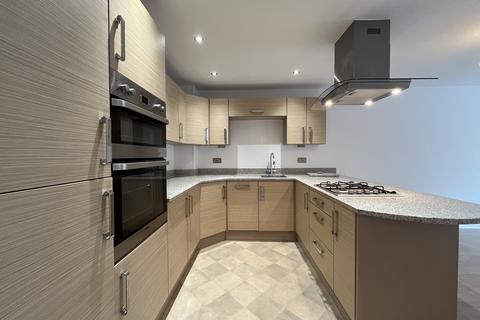 2 bedroom flat to rent, Branksome Wood Road, Bournemouth,