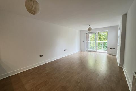 2 bedroom flat to rent, Branksome Wood Road, Bournemouth,