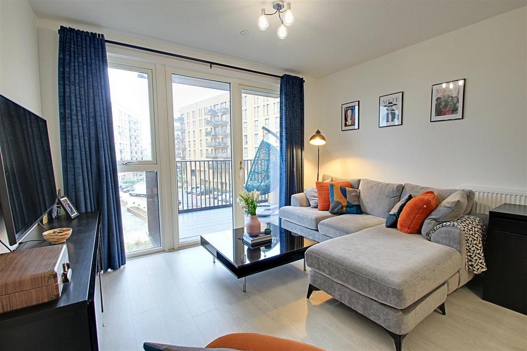 Living Room 1.jpg