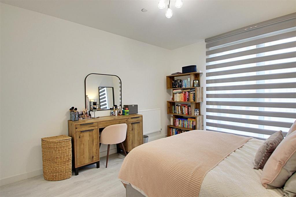 Bedroom 1.jpg