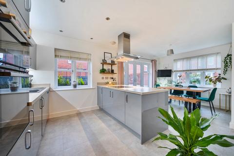 3 bedroom detached house for sale, Lennon Way, Aylesbury HP21