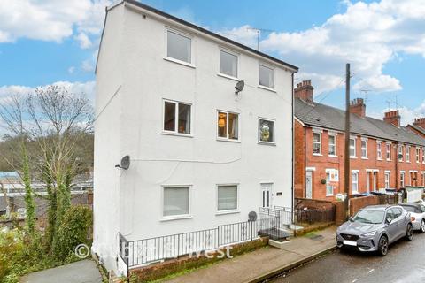2 bedroom maisonette for sale, Farningham Road, Caterham, Surrey
