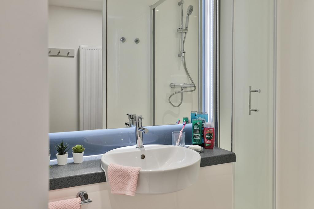 Ensuite (20 of 24) (1).jpg