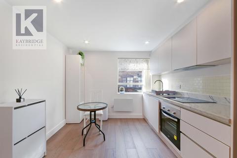 1 bedroom flat to rent, East Street, Epsom, KT17
