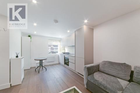 1 bedroom flat to rent, East Street, Epsom, KT17