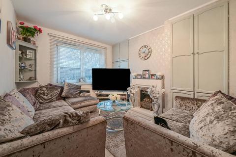 2 bedroom flat for sale, Benworth Street, London E3