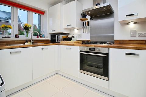 2 bedroom terraced house for sale, Woodpecker Drive, Hemel Hempstead HP3