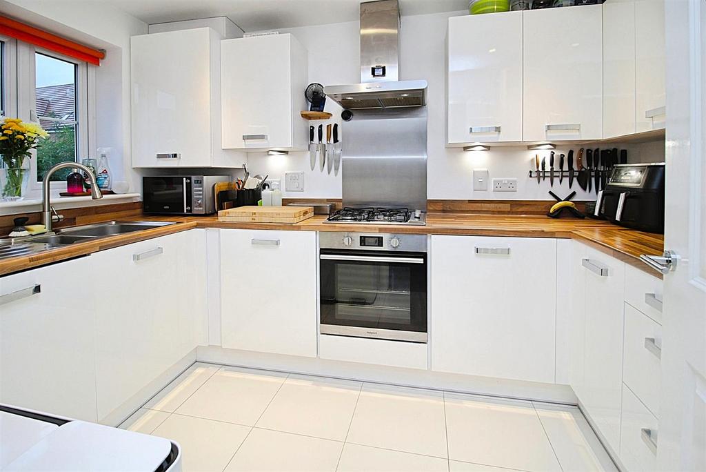 Modern Fitted Kitchen