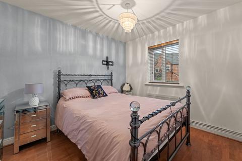 4 bedroom end of terrace house for sale, 54 Anson Close, Grantham NG31