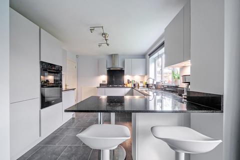 4 bedroom detached house for sale, KNAPHILL