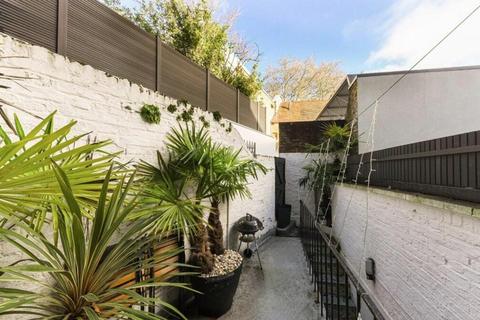 undefined, Branch Hill, Hampstead, London, NW3