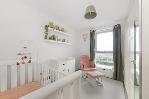 3 bedroom apartment for sale, Lambourne House, Apple Yard, London, SE20
