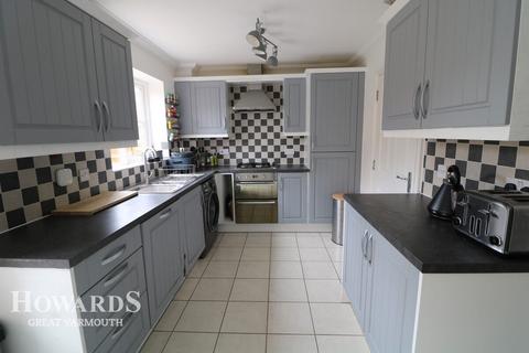 3 bedroom terraced house for sale, Kevill Davis Drive, Little Plumpstead