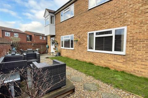 4 bedroom end of terrace house for sale, Trenchard Crescent, Springfield, Chelmsford