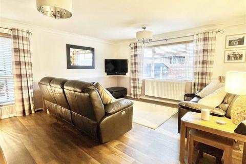 4 bedroom end of terrace house for sale, Trenchard Crescent, Springfield, Chelmsford