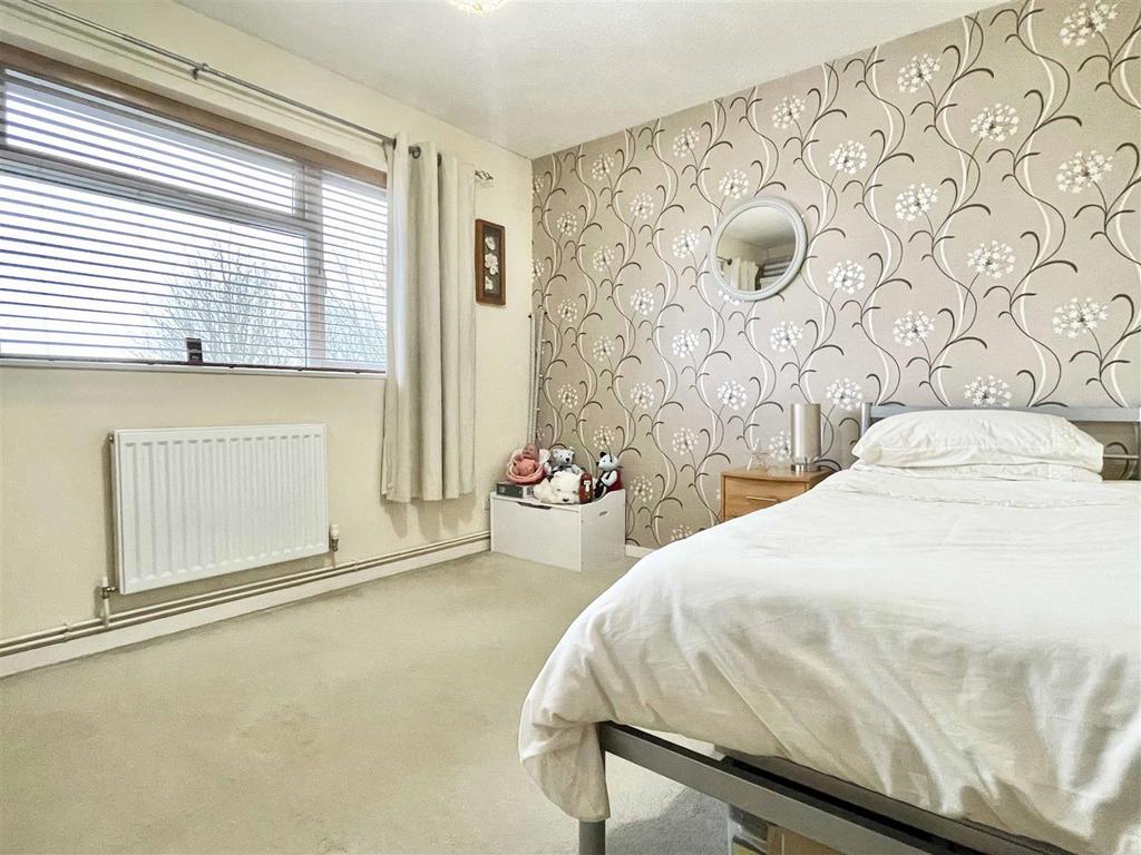 Bed2.jpg
