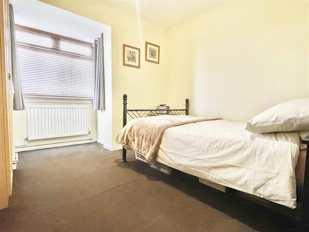 Bed3.jpg