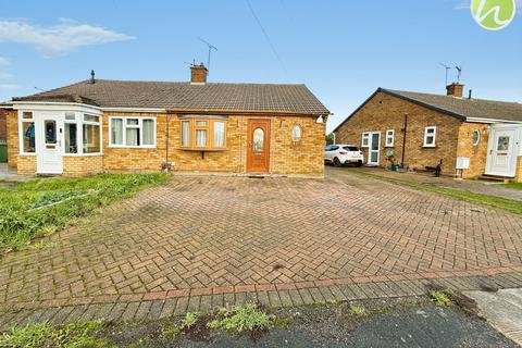 2 bedroom semi-detached bungalow for sale - Monks Haven, Stanford-Le-Hope, SS17