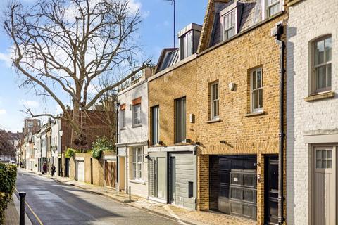 2 bedroom terraced house for sale, Cadogan Lane, Belgravia, London