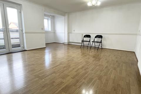3 bedroom terraced house to rent - Bonner Court, Coopers Walk, Waltham Cross, Hertfordshire, EN8