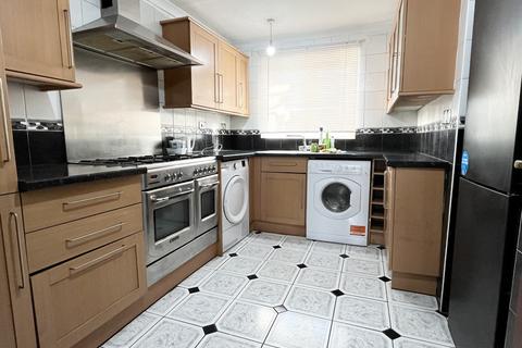 3 bedroom terraced house to rent, Bonner Court, Coopers Walk, Waltham Cross, Hertfordshire, EN8