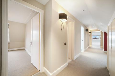 2 bedroom flat to rent, Ascot Court, Grove End Road, St John's Wood, London