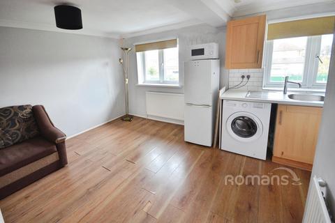 2 bedroom flat to rent, Greenside, Slough, Berkshire, SL2